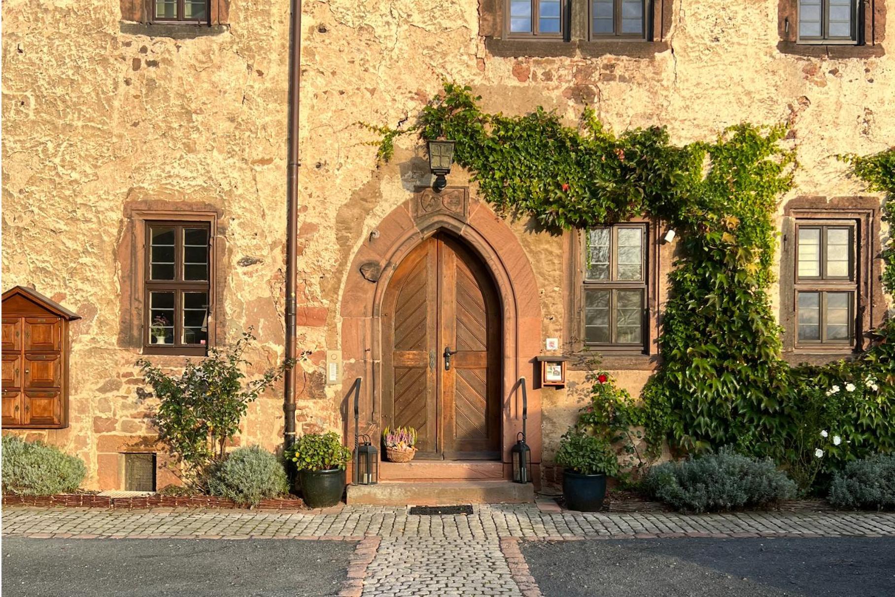 Graefin Amalia - Elegantes Apartment In Der Historischen Hinterburg In Schlitz, 2 Schlafzimmer, Mit Garten, Nahe Fulda Und Bad Hersfeld מראה חיצוני תמונה